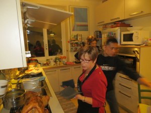 Everyone who has prepared a Thanksgiving or Christmas turkey dinner knows that the final prep is chaotic. Getting stuffing, Potatoes, sweet potatoes, veg, gravy and turkey all on the table at the same time. Ronnie is a blur as he speeds to help!