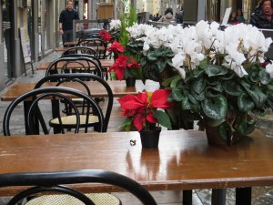 Empty tables hopefully awaiting patrons, Firenze.