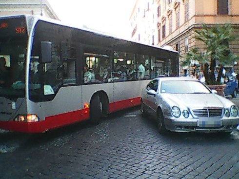 Only in Roma would this be news. A car belonging to teh Ministry of the Interior was parked illegally and held up a bus for half-an-hour.