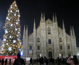 Ahhh, the Milano Duomo and its magnificent tree!
