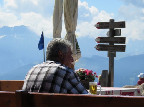 How to know when you are in the part of Italy that was formerly Austria. There's nothing like a beer at elevensies!