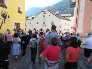 Post parade parade of the uncostumed surges down ther main drag. 