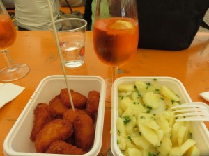 Elevensies! A spritz con Aperol with bocconcini di pollo and insalata di patate (chicken nuggets and potatoe salad). We hiked after....