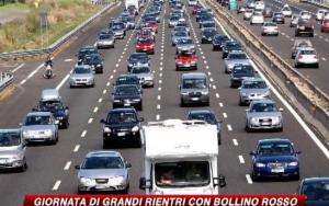 The great return even gets news coverage due to the crowded autostrada.