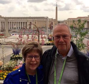 Piazza San Pietro at Easter. We've had a marvelous time here!